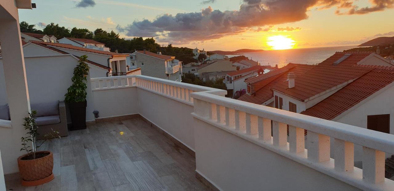 Apartments Bubalo Хвар Екстериор снимка