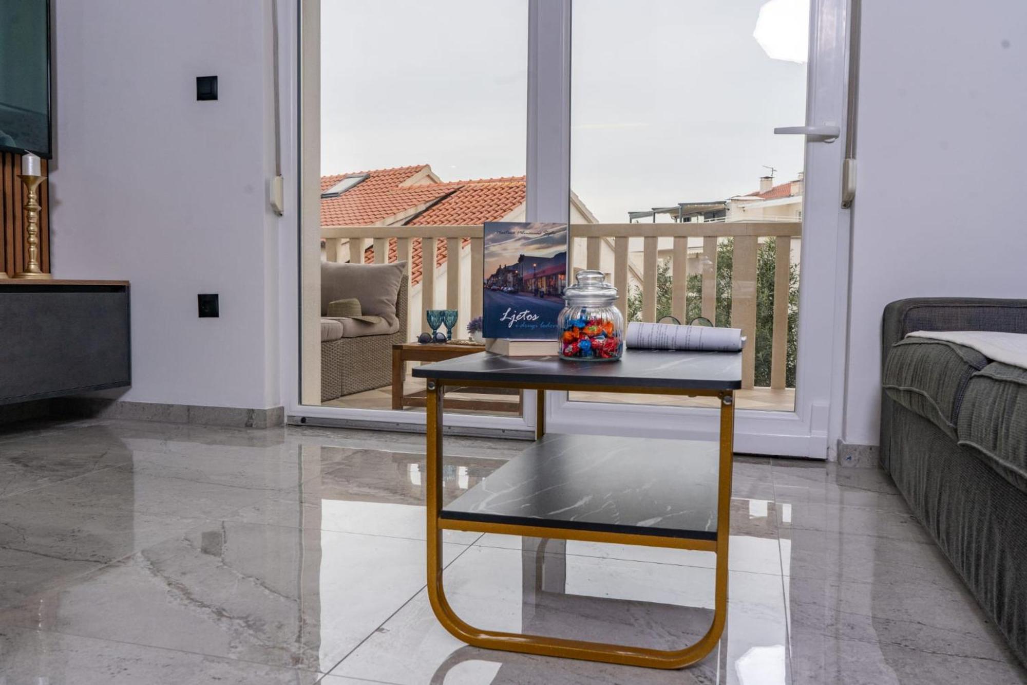 Apartments Bubalo Хвар Стая снимка