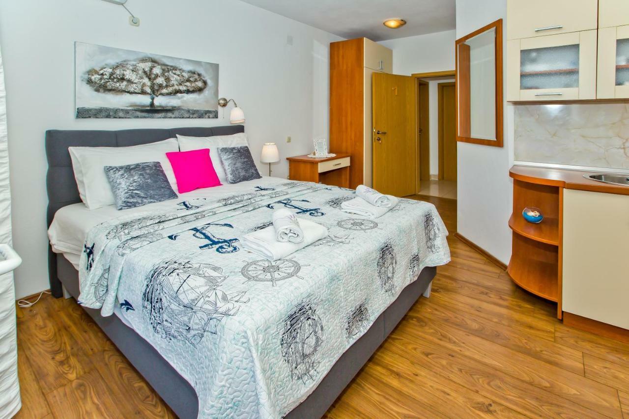 Apartments Bubalo Хвар Екстериор снимка