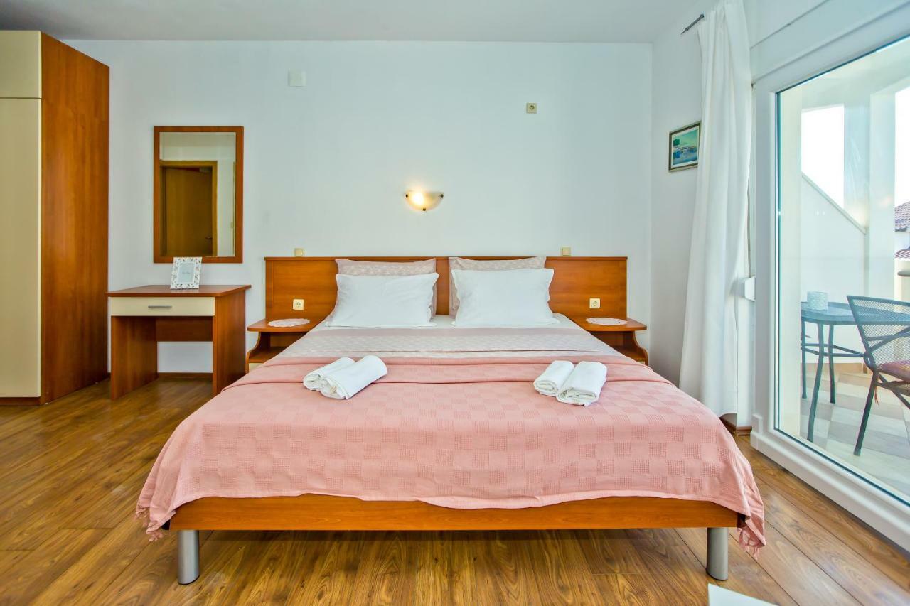 Apartments Bubalo Хвар Екстериор снимка